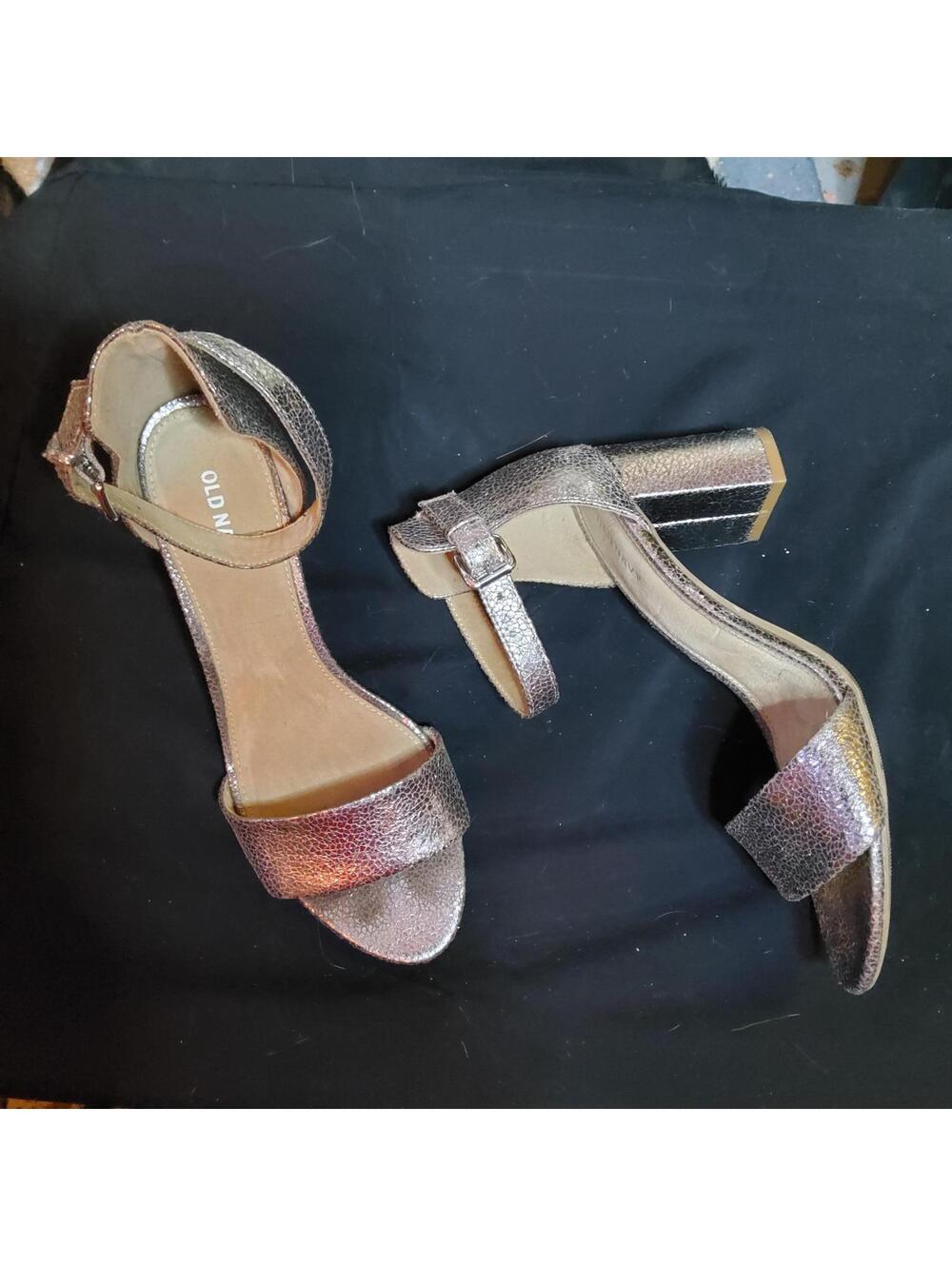 9 Krisp Silver Heels